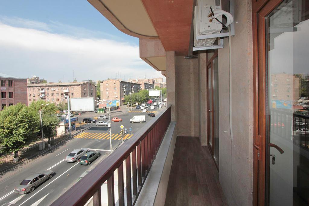 Metro Apartment Ereván Exterior foto